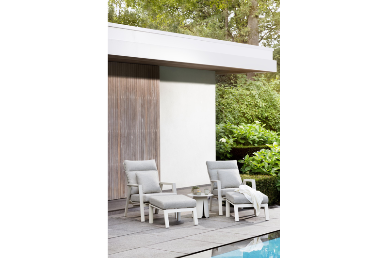 Avila loungestoel 1-zit + poef in beige aluminium met twilight granite weather+ softtouch kussen