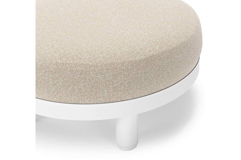 Donato lounge poef in wit aluminium met All Weather Cosytica Marbella Ecru kussen