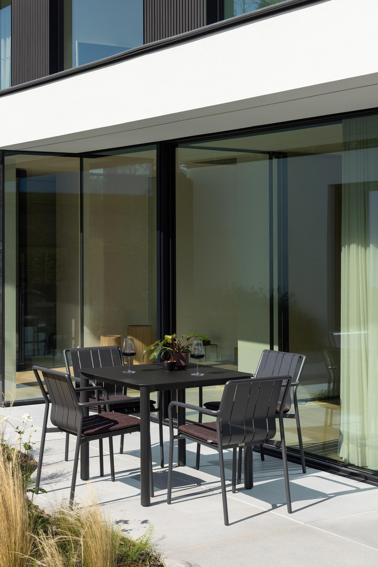 Bolito tuinstoel in zwart aluminium