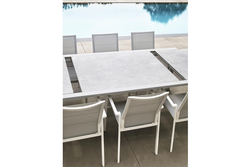 Ceramo verlengbare tuintafel in wit aluminium met tafelblad in volkeramiek - L 220 x B 106 cm