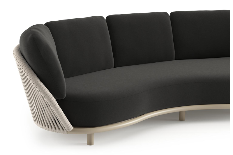 Lupino loungebank in beige aluminium en beige verticaal geweven luxe vlakke brede rope met natte sooty all weather sunbrella® luxe kussen