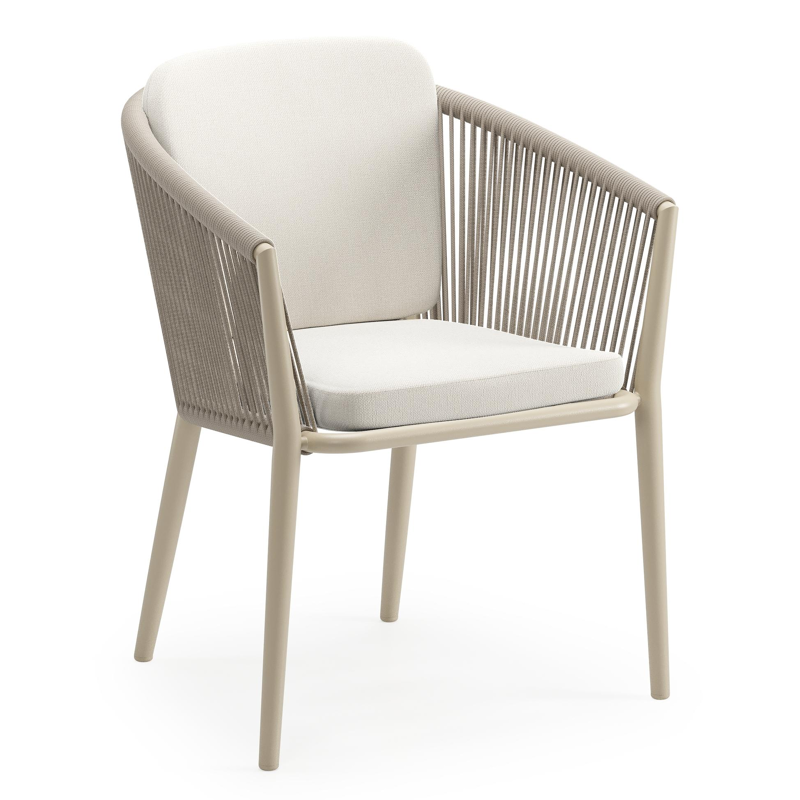 Orso tuinstoel in beige aluminium en beige verticaal geweven ronde rope met zitkussen in All Weather Sunbrella® Luxe Savane White