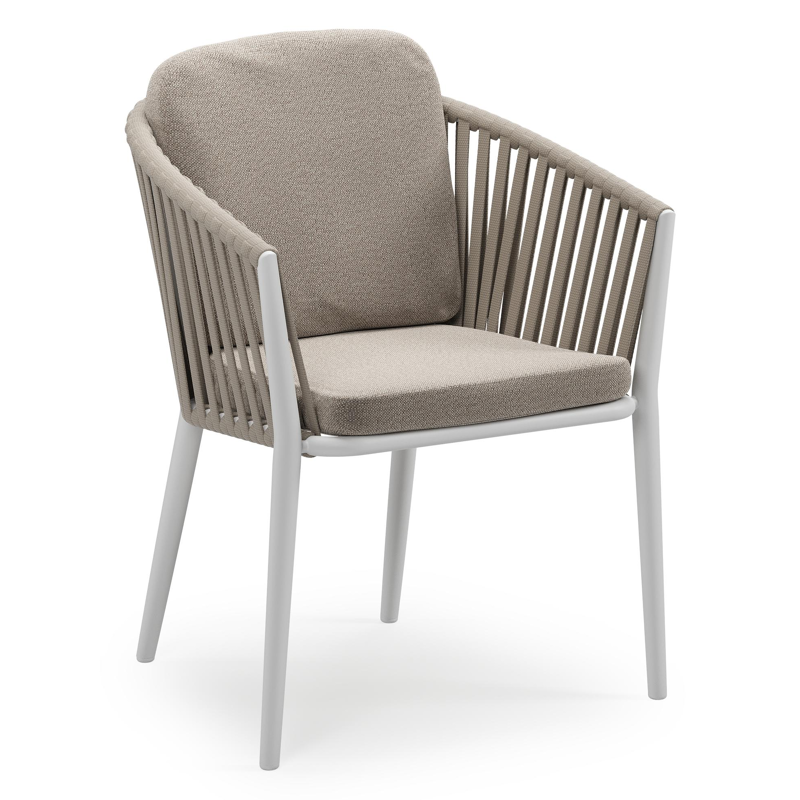 Orso stapelbare tuinstoel in wit aluminium en beige verticaal geweven luxe vlakke brede rope met stoelkussen in All Weather Sunbrella® Luxe Savane Coconut