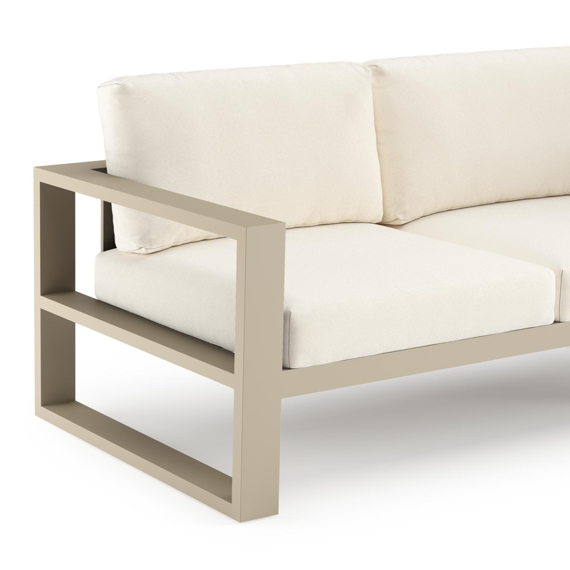 Verato loungehoek in beige aluminium met natte white all weather sunbrella® luxe kussen