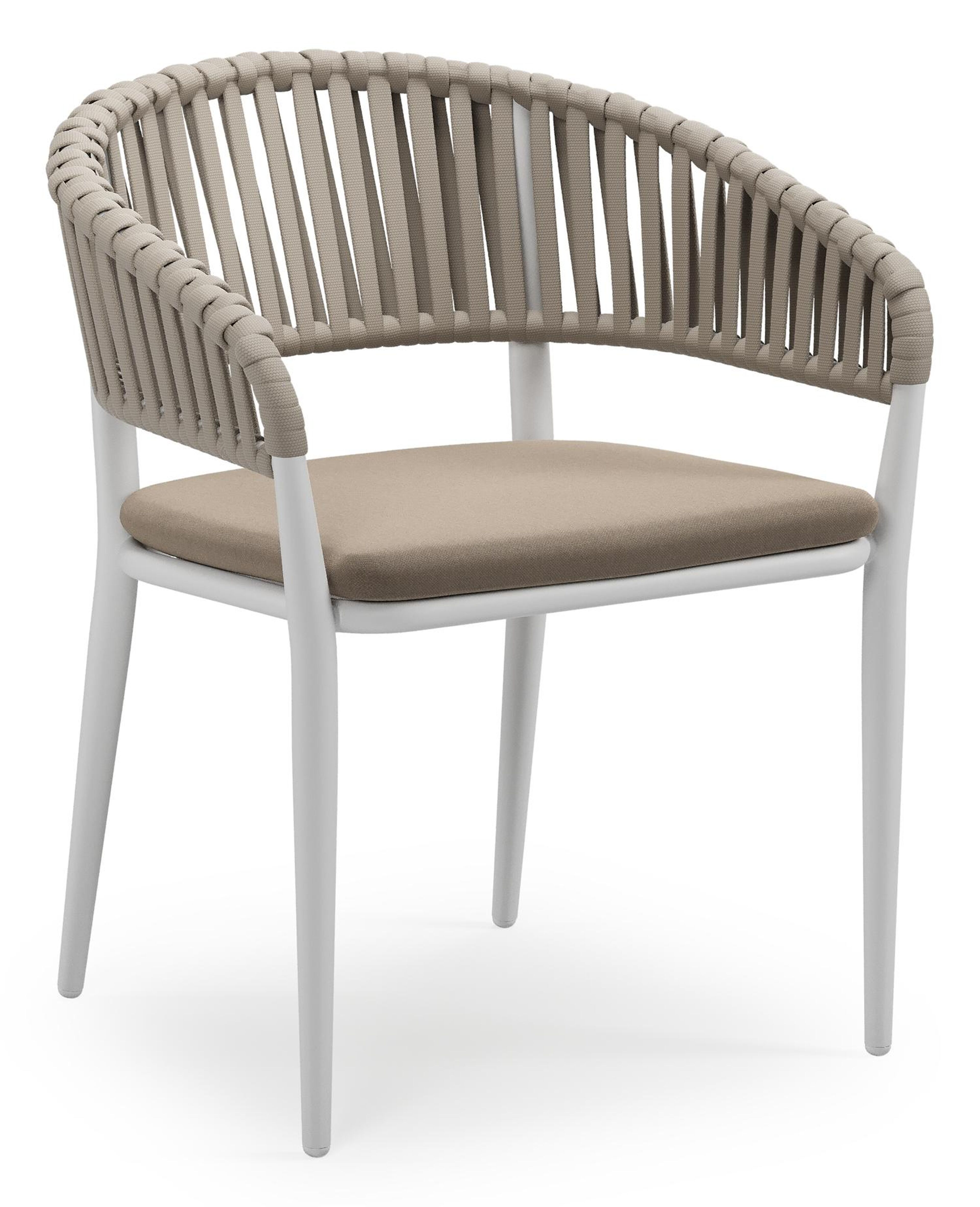 Tolfa stapelbare tuinstoel in wit aluminium en beige verticaal geweven luxe vlakke brede rope met stoelkussen in All Weather Sunbrella® Luxe Natte Heather Grey