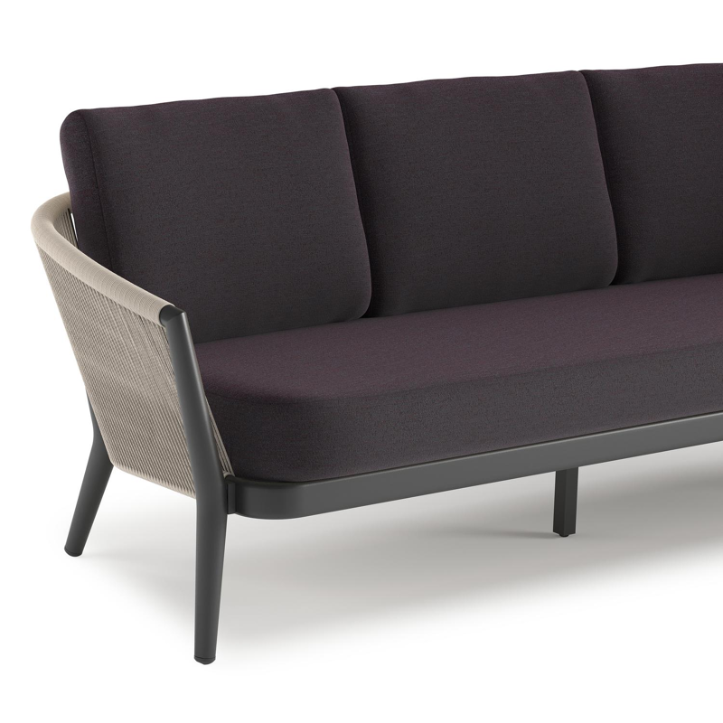 Orso loungeset in zwart aluminium en beige verticaal geweven ronde rope met Tundra Red all weather sunbrella® luxe kussen