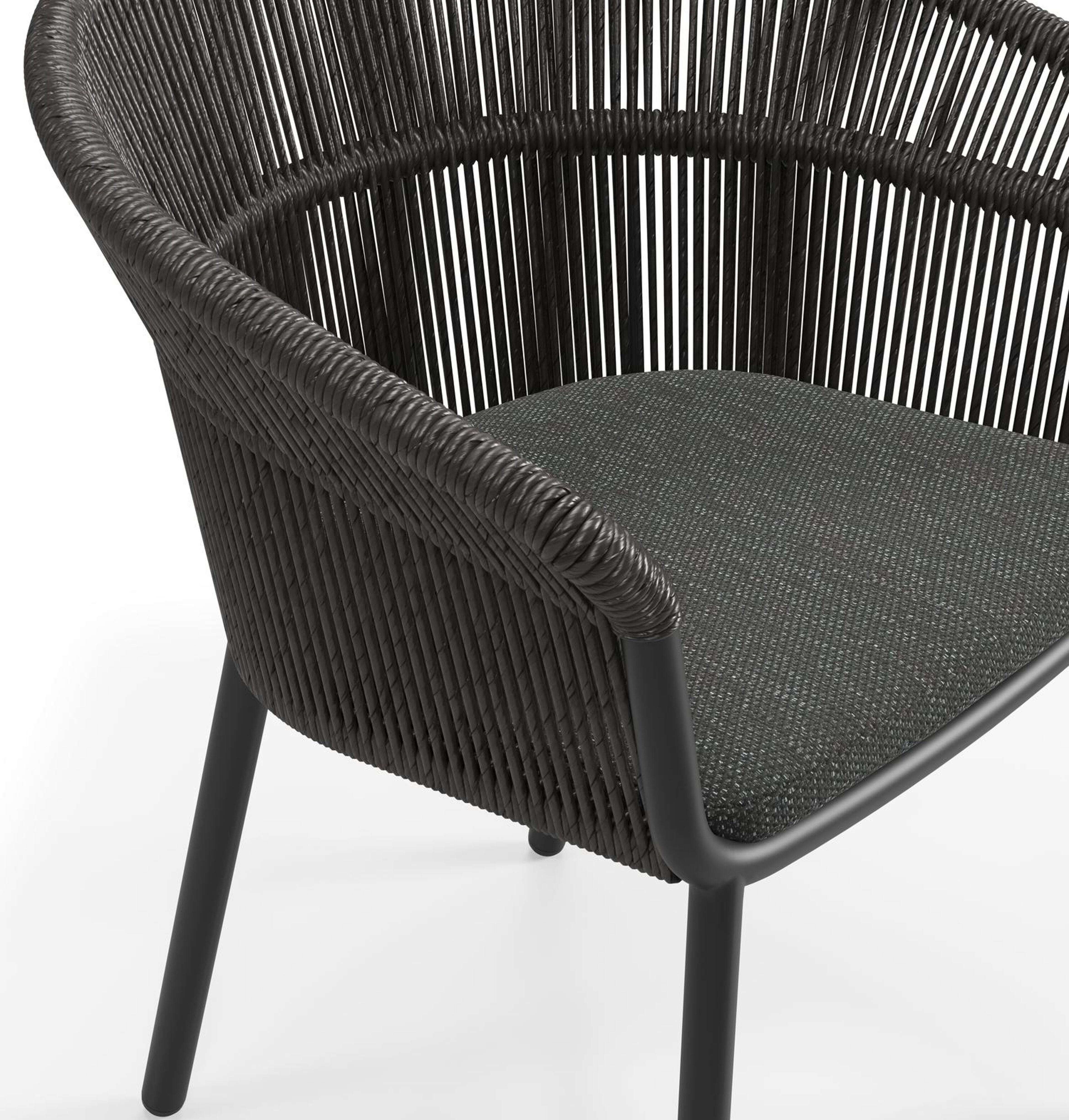 Matera stapelbare tuinstoel in zwart aluminium en zwart gedraaide ronde wicker met kussen in sky black weather+ softtouch