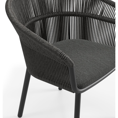 Matera stapelbare tuinstoel in zwart aluminium en zwart gedraaide ronde wicker met kussen in sky black weather+ softtouch