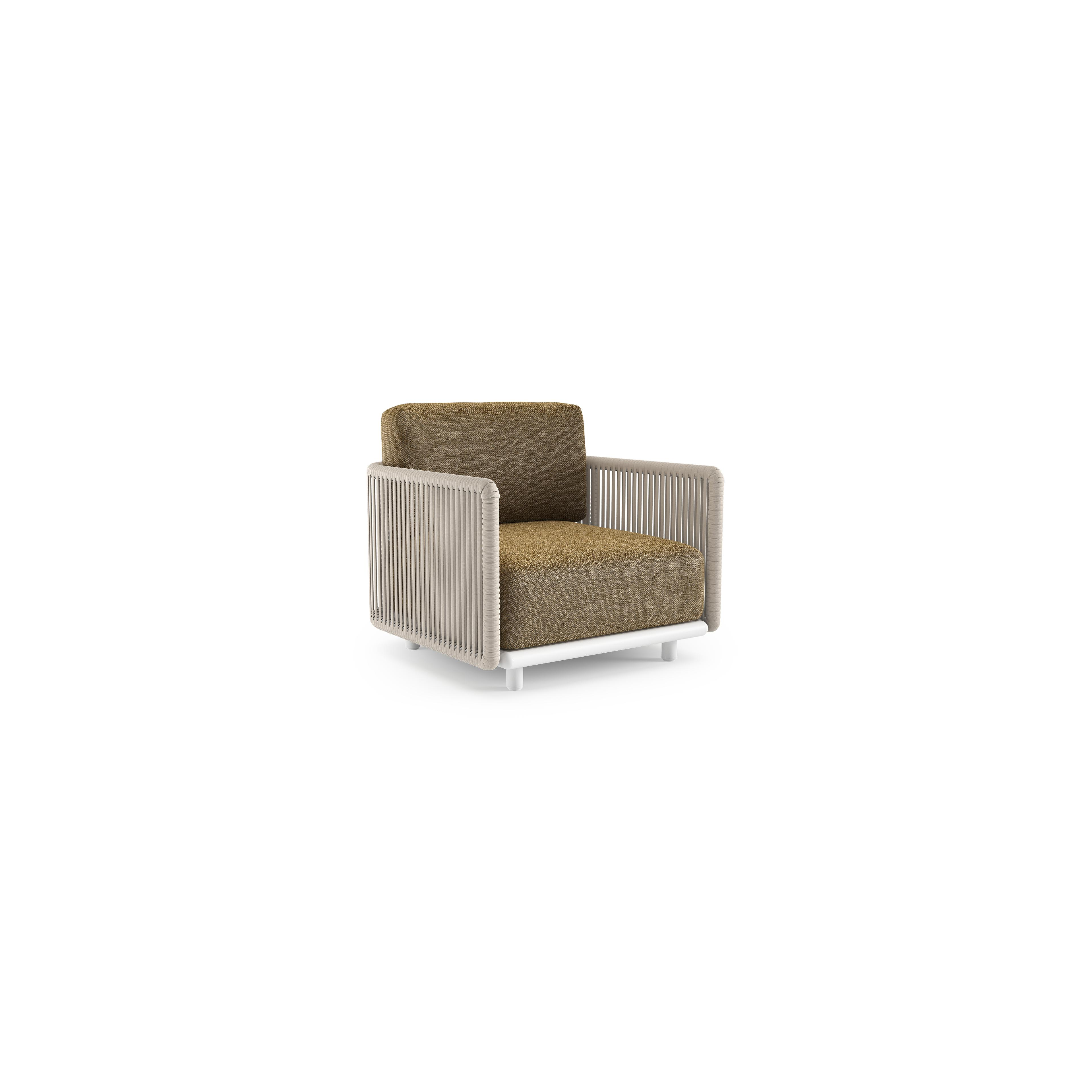 Fauteuil de jardin Organo en aluminium blanc et corde luxe plate tissée verticalement beige et coussin en all weather Cosytica madagascar walnut