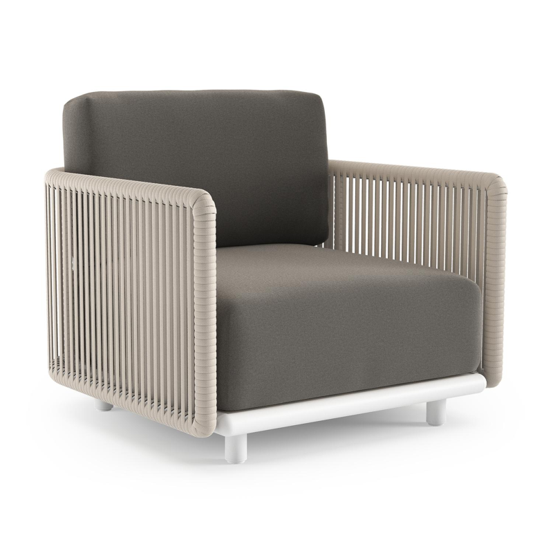 Organo loungestoel in wit aluminium en beige verticaal geweven luxe vlakke rope met natte dark taupe all weather Sunbrella® luxe kussen