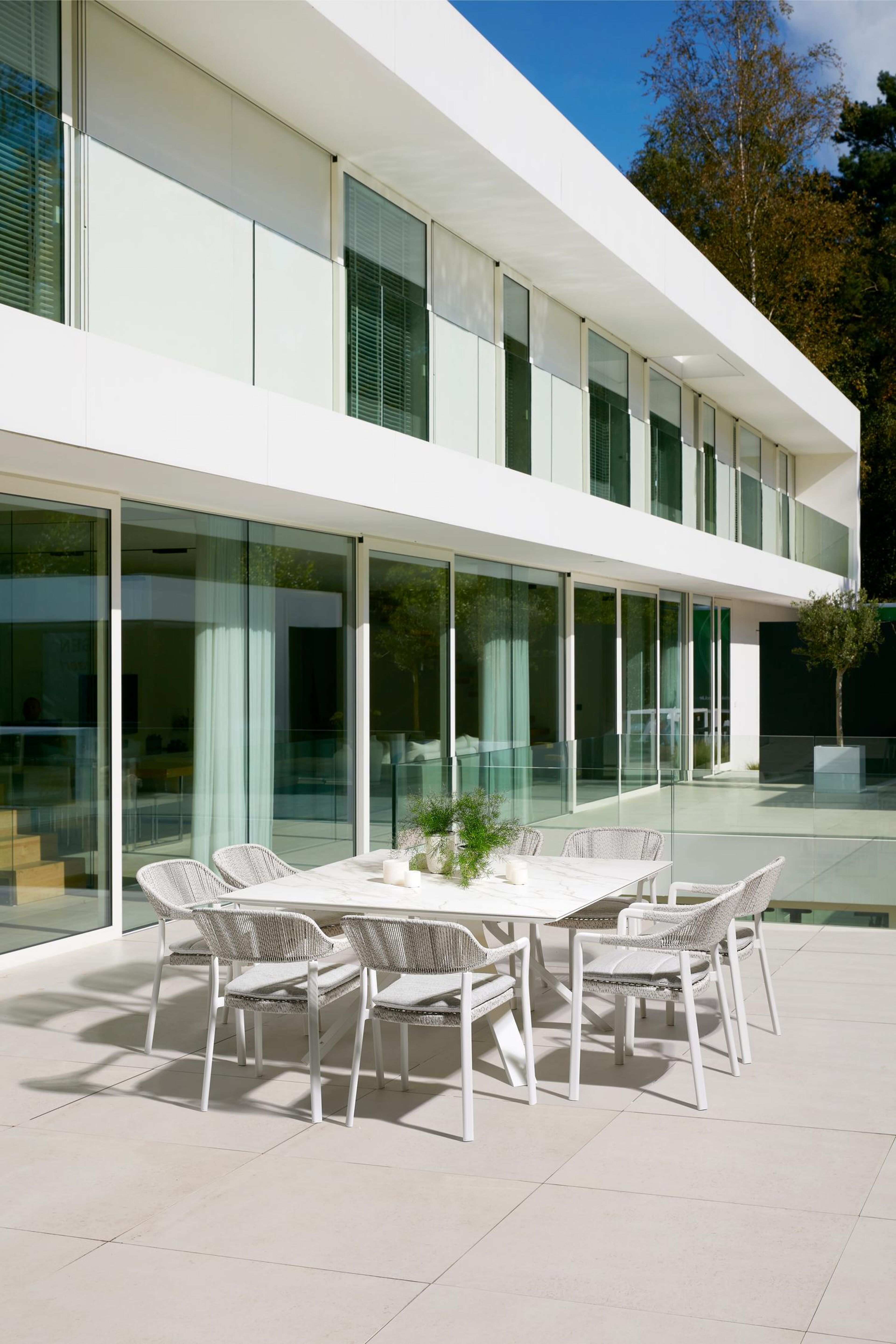 Cesano stapelbare tuinstoel in wit aluminium en wit-grijs wicker