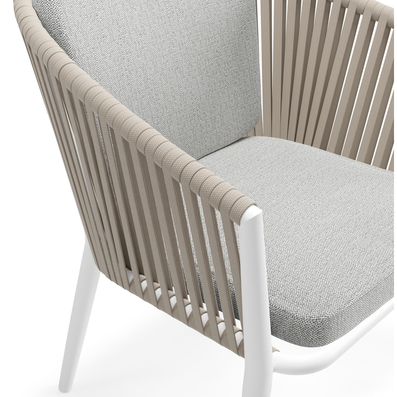 Orso tuinstoel in wit aluminium en beige verticaal geweven vlakke rope met kussen in savane nimbus all weather sunbrella® luxe