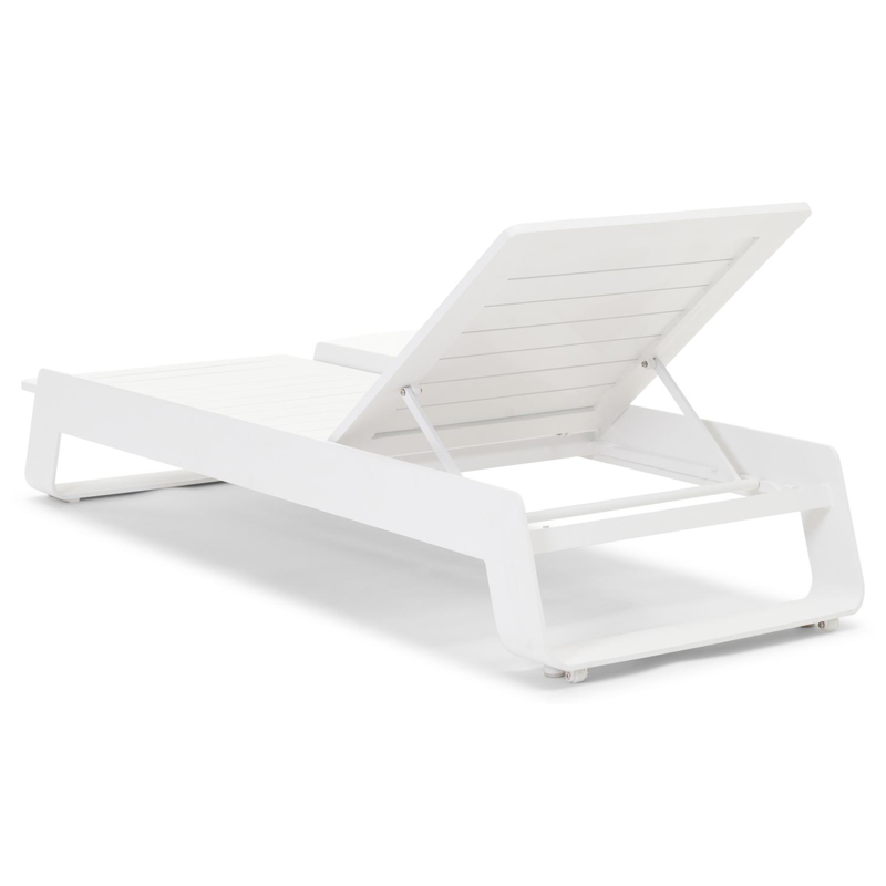 Atessa verstelbaar ligbed in wit aluminium met savane nimbus all weather sunbrella® luxe kussen