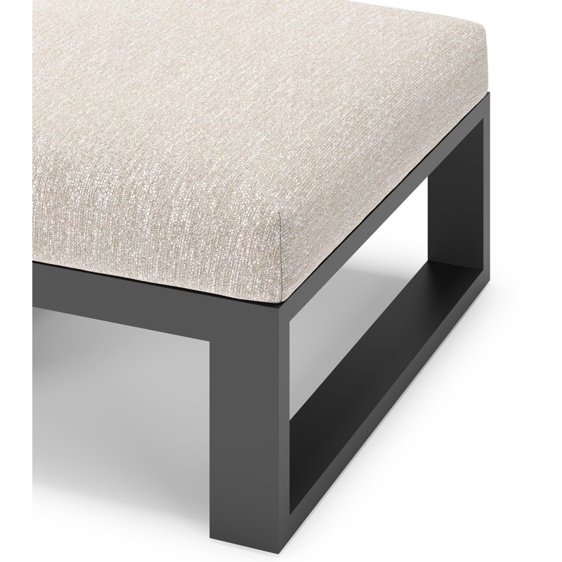 Verato poef in zwart aluminium met tundra sand all weather sunbrella® luxe kussen