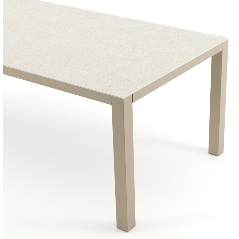 Como tuintafel rechthoekig in beige aluminium en volkeramiek Shilin - L 240 x B 100 x H 73 cm