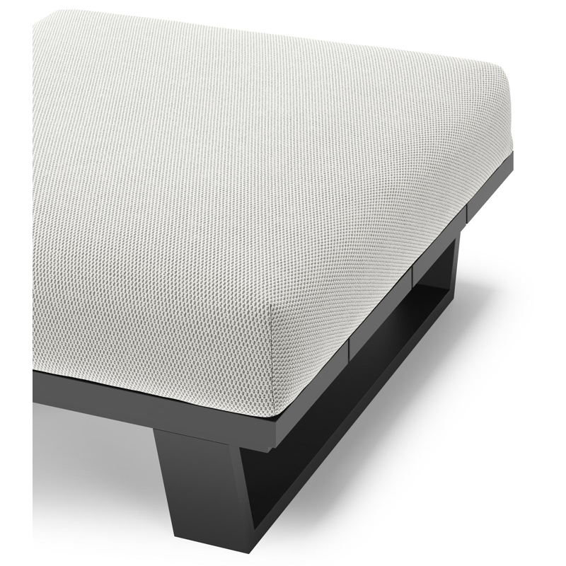 Pagino poef in zwart aluminium met lopi ash all weather sunbrella® luxe kussen