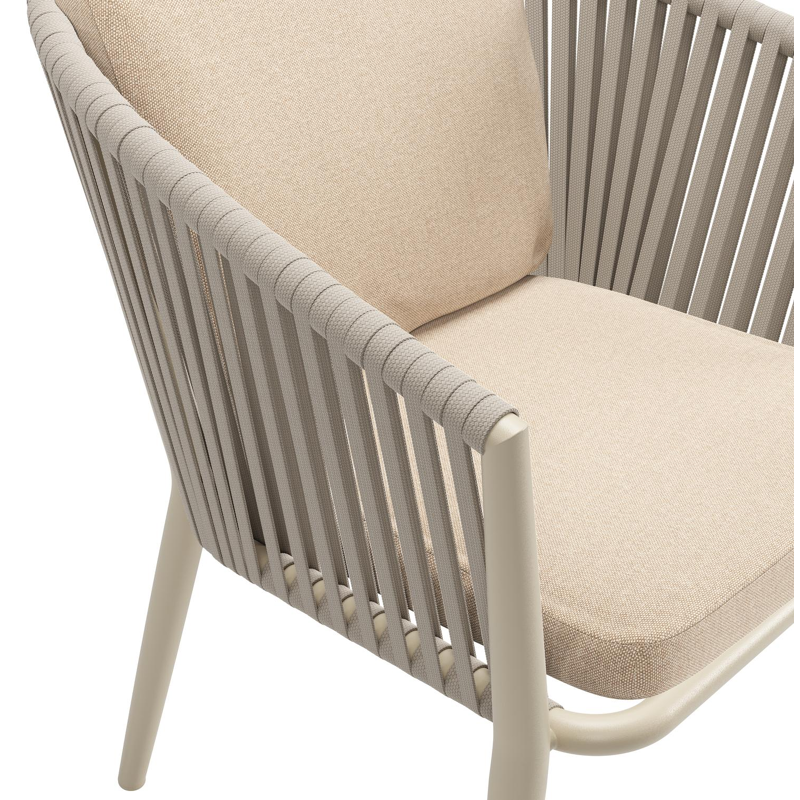 Chaise de jardin Orso en aluminium beige et corde plate tissée verticalement beige avec coussin luxe en All Weather Sunbrella® Luxe Natte Heather Beige