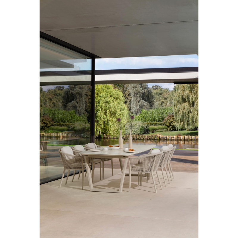 Table de jardin Pagino forme de bateau en aluminium beige et céramique pleine Calista Lg. 255 x Lrg. 115 x Haut. 73 cm