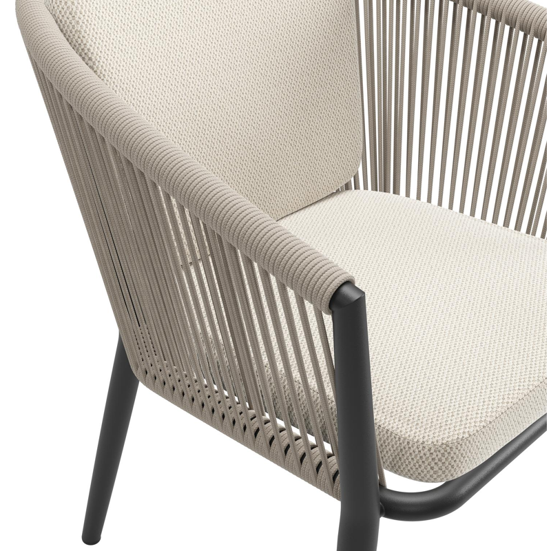 Orso tuinstoel in zwart aluminium en beige verticaal geweven ronde rope met zitkussen in All Weather Sunbrella® Luxe Lopi Marble