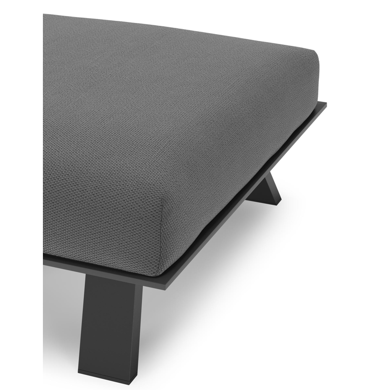 Cesano poef in zwart aluminium met lopi shadow all weather Sunbrella® luxe kussen