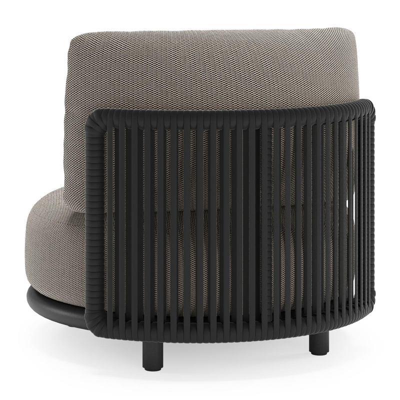 Lomano loungestoel in zwart aluminium en beige verticaal geweven luxe vlakke rope met lopi pepper all weather sunbrella® luxe kussen