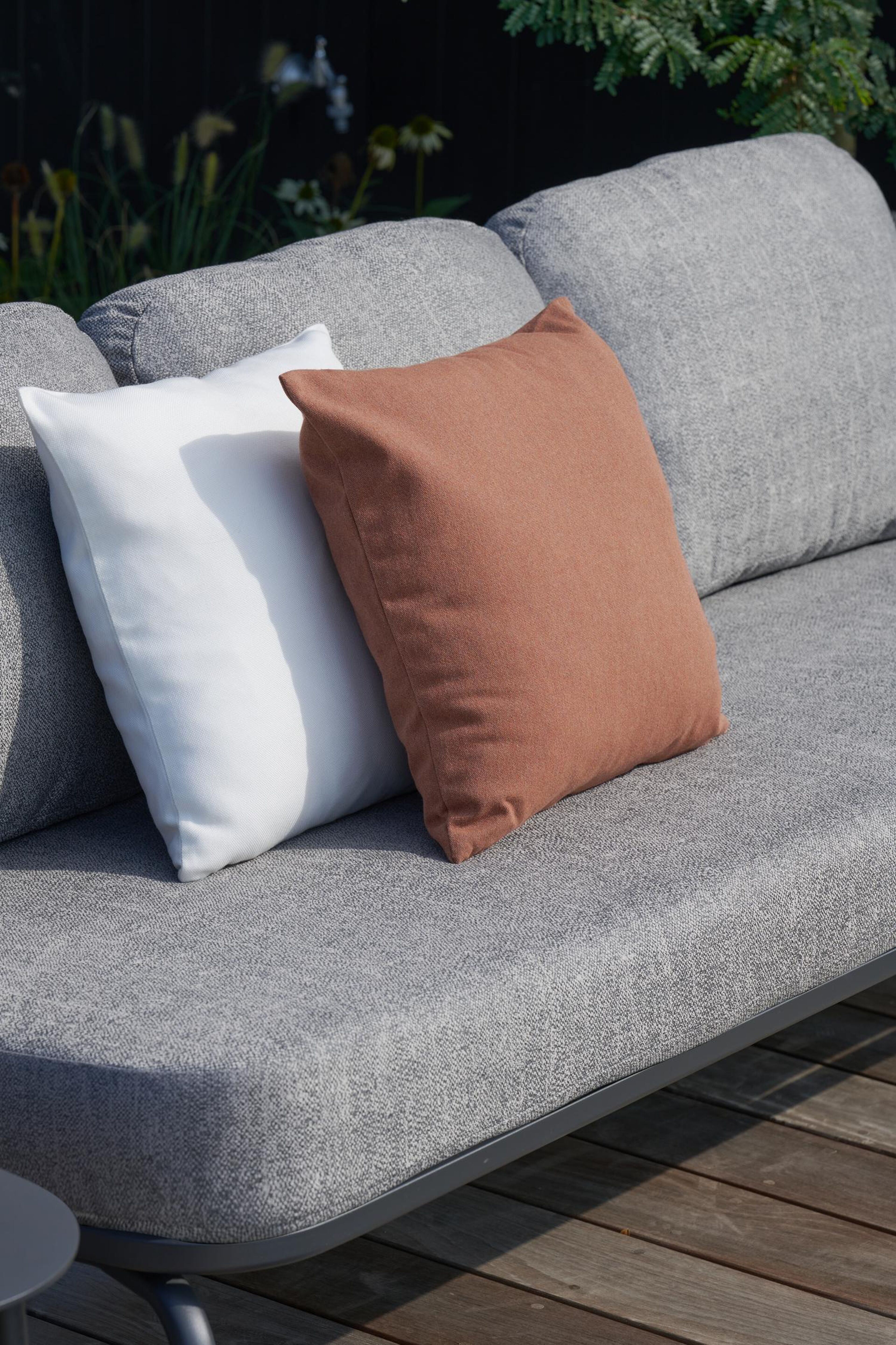 Sierkussen 45 x 45 cm in all weather sunbrella® luxe heritage rust