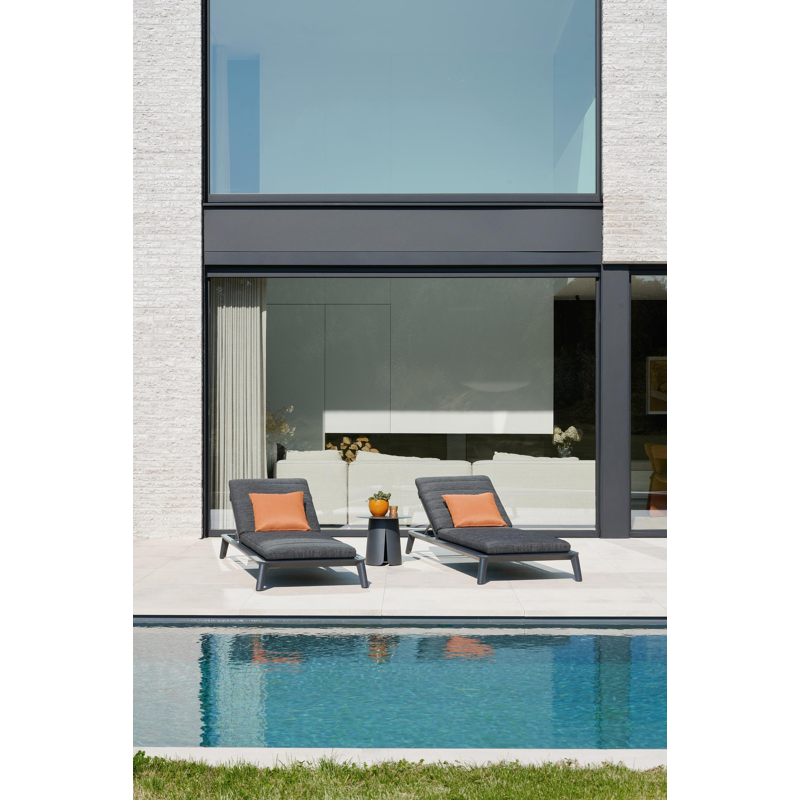 Avila bijzettafel in zwart aluminium - Dia. 45 x H 39 cm