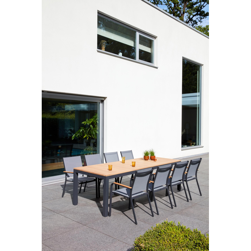 Varese tuinset in zwart aluminium en naturel teak tafelblad met 8 stapelbare Amalfi tuinstoelen