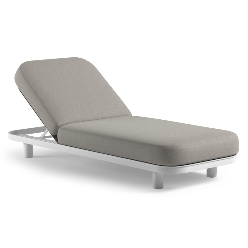 Chaise longue réglable Donato en aluminium blanc et coussin en all weather Sunbrella® luxe savane grey