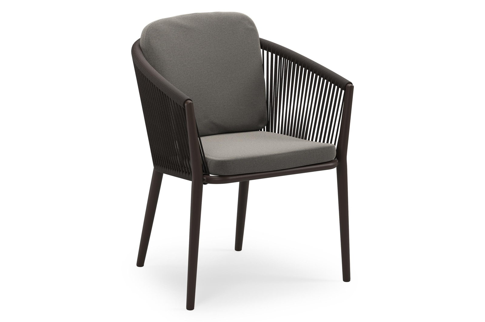 Orso stapelbare tuinstoel in donkerbruin aluminium en donkerbruin verticaal geweven ronde rope met stoelkussen in All Weather Sunbrella® Luxe Natte Dark Taupe