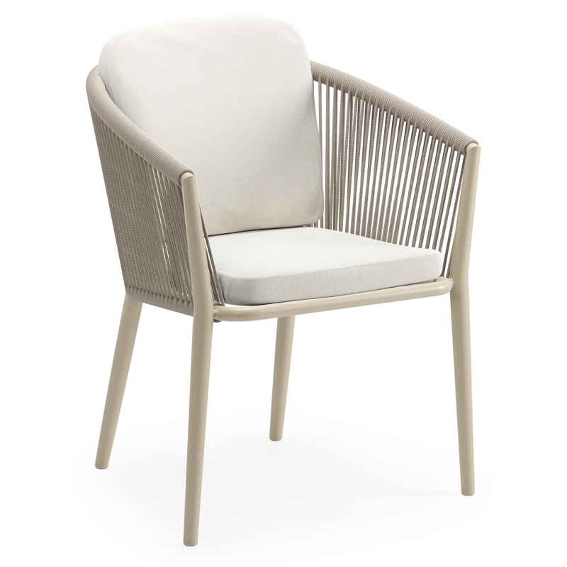 Orso tuinstoel in beige aluminium en beige verticaal geweven ronde rope met luxe zitkussen in All Weather Sunbrella® Luxe Savane White