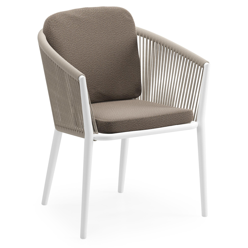 Orso tuinstoel in wit aluminium en beige verticaal geweven ronde rope met luxe zitkussen in All Weather Sunbrella® Luxe Lopi Coconut