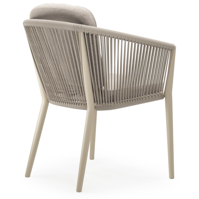 Orso tuinstoel in beige aluminium en beige verticaal geweven ronde rope met luxe zitkussen in All Weather Sunbrella® Luxe Slow Farafra