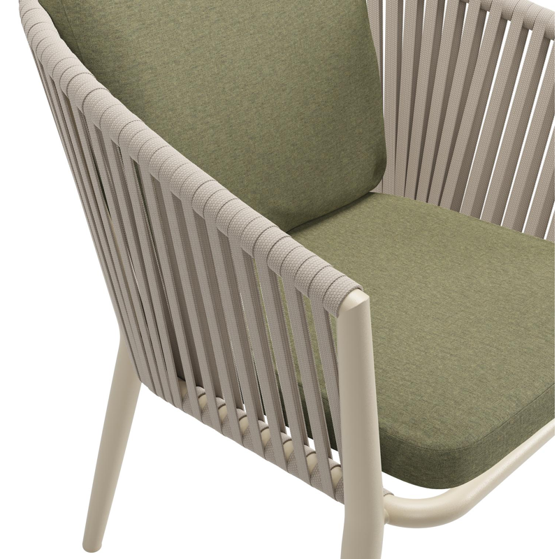 Chaise de jardin Orso en aluminium beige et corde plate tissée verticalement beige avec coussin luxe en All Weather Sunbrella® Luxe Heritage Leaf