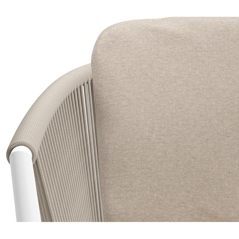Orso tuinstoel in wit aluminium en beige verticaal geweven ronde rope met luxe zitkussen in All Weather Sunbrella® Luxe Heritage Ash