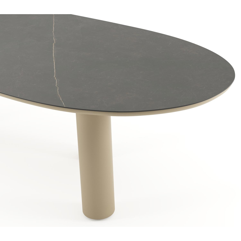 Table de jardin Amico organique en aluminium beige et céramique pleine Calatorao - Lg. 280 x Lrg. 120 x Haut. 73.5 cm