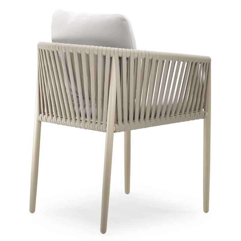 Organo tuinstoel in beige aluminium en beige verticaal geweven luxe vlakke rope met zitkussen in All Weather Sunbrella® Luxe Savane Whisper