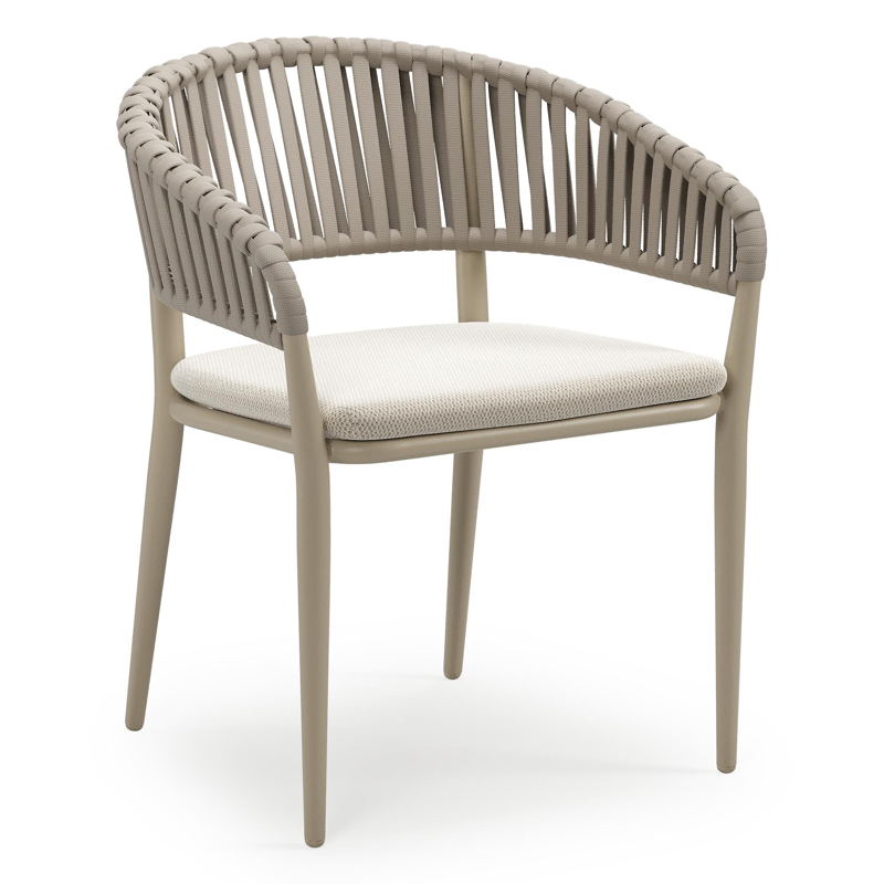 Tolfa stapelbare tuinstoel in beige aluminium en beige verticaal geweven luxe vlakke brede rope met stoelkussen in All Weather Sunbrella® Luxe Lopi Marble