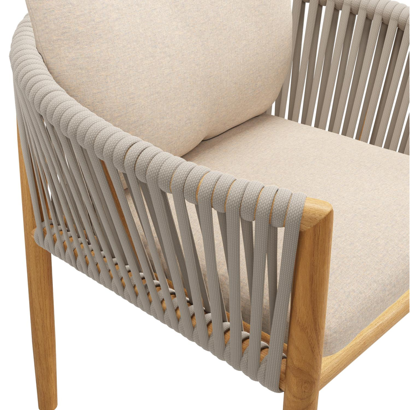 Organo tuinstoel in beige teak en beige verticaal geweven luxe vlakke rope met kussen in All Weather Sunbrella® Luxe Heritage Papyrus