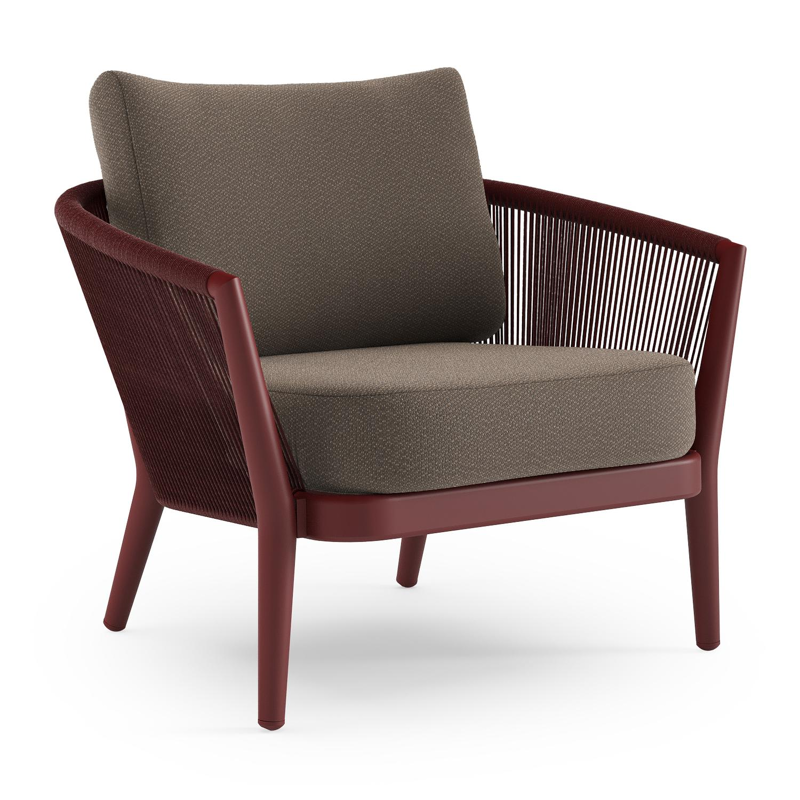 Orso loungestoel in ruby aluminium en ruby verticaal geweven ronde rope met Lopi Coconut all weather sunbrella® luxe kussen