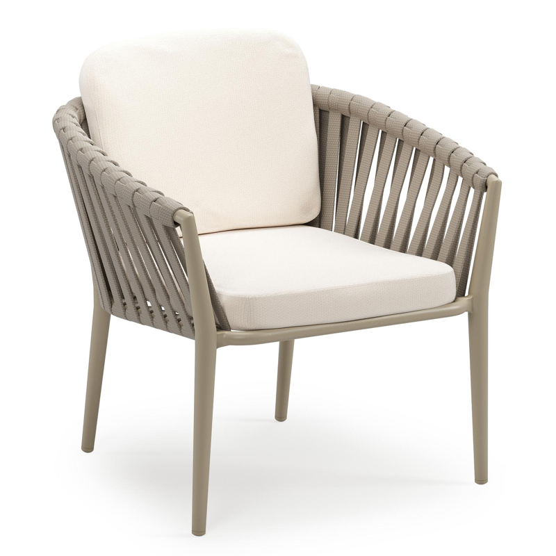 Orso low dining tuinstoel in beige aluminium en beige verticaal geweven luxe vlakke brede rope met stoelkussen in All Weather Sunbrella® Luxe Lopi Snow