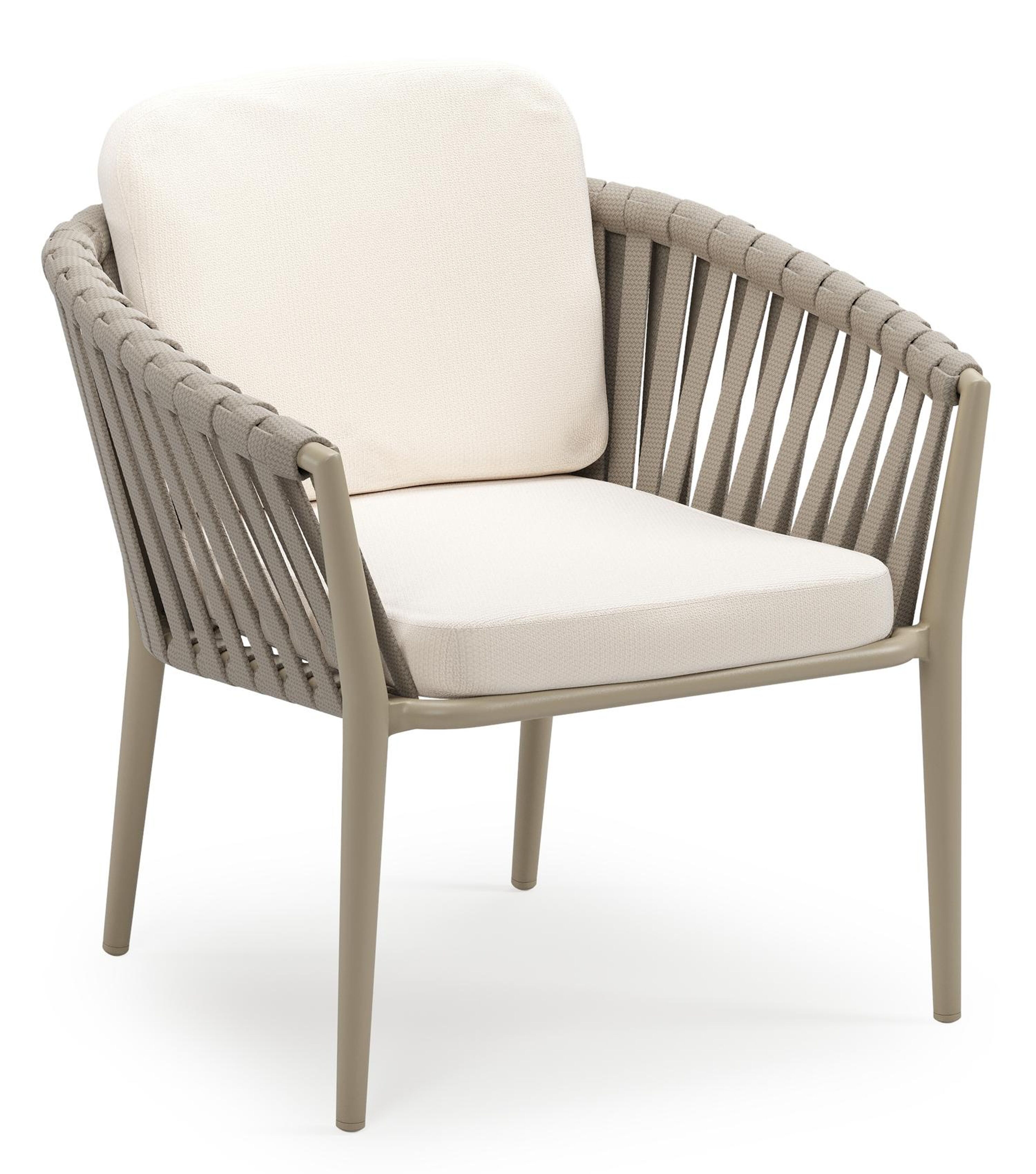 Orso low dining tuinstoel in beige aluminium en beige verticaal geweven luxe vlakke brede rope met stoelkussen in All Weather Sunbrella® Luxe Lopi Snow