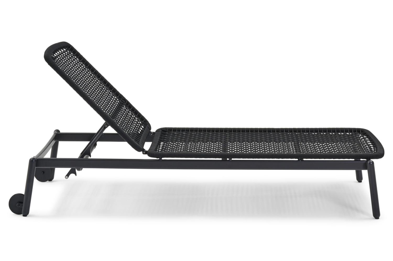 Fano verstelbaar ligbed in zwart aluminium en zwart vierkant geweven ronde rope met savane tornado all weather sunbrella® luxe kussen