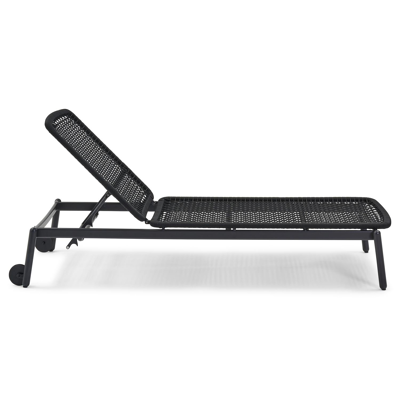 Fano verstelbaar ligbed in zwart aluminium en zwart vierkant geweven ronde rope met chartres sooty all weather sunbrella® luxe kussen