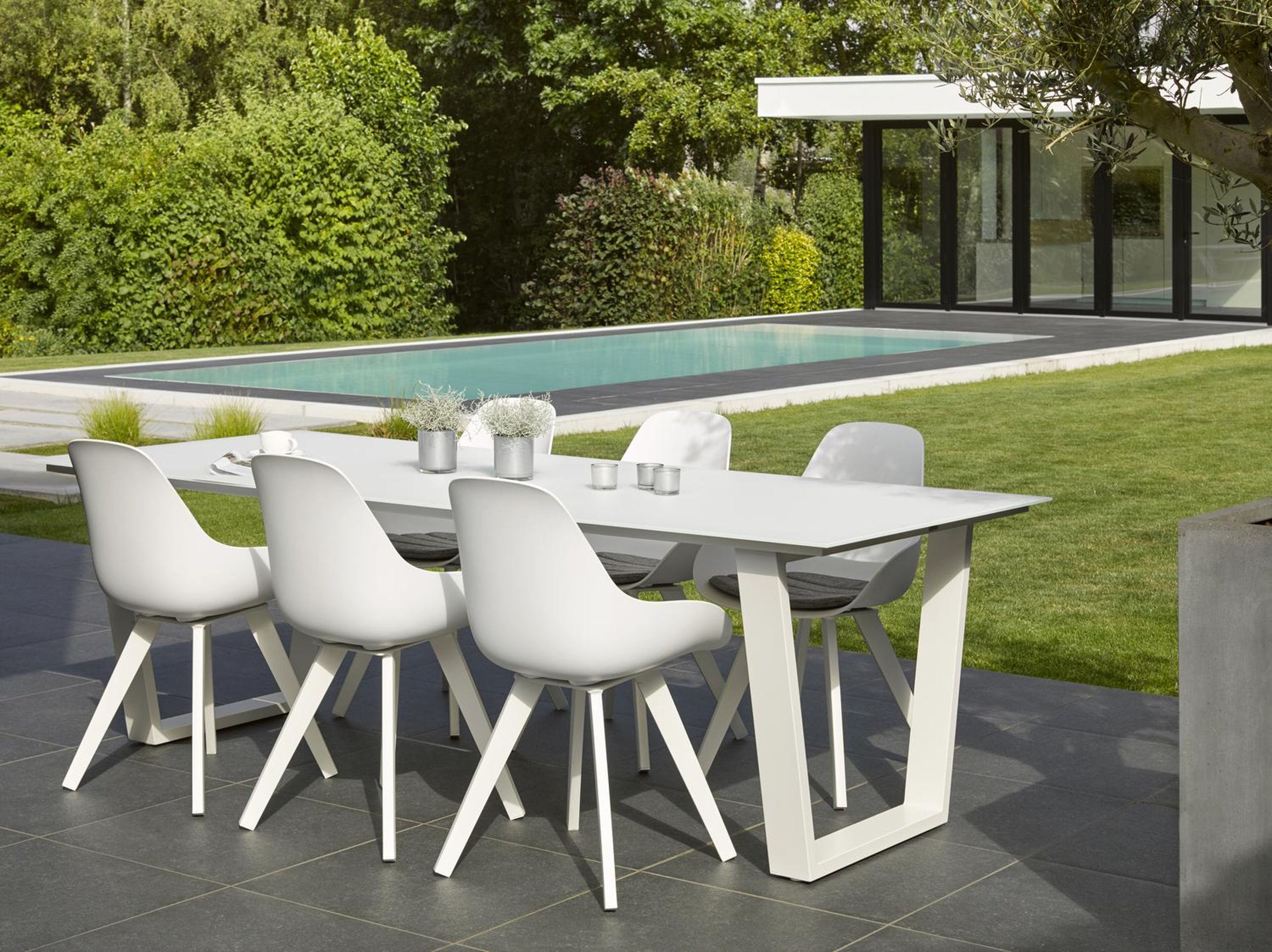 Mesa tuinstoel in wit aluminium en wit kunststof