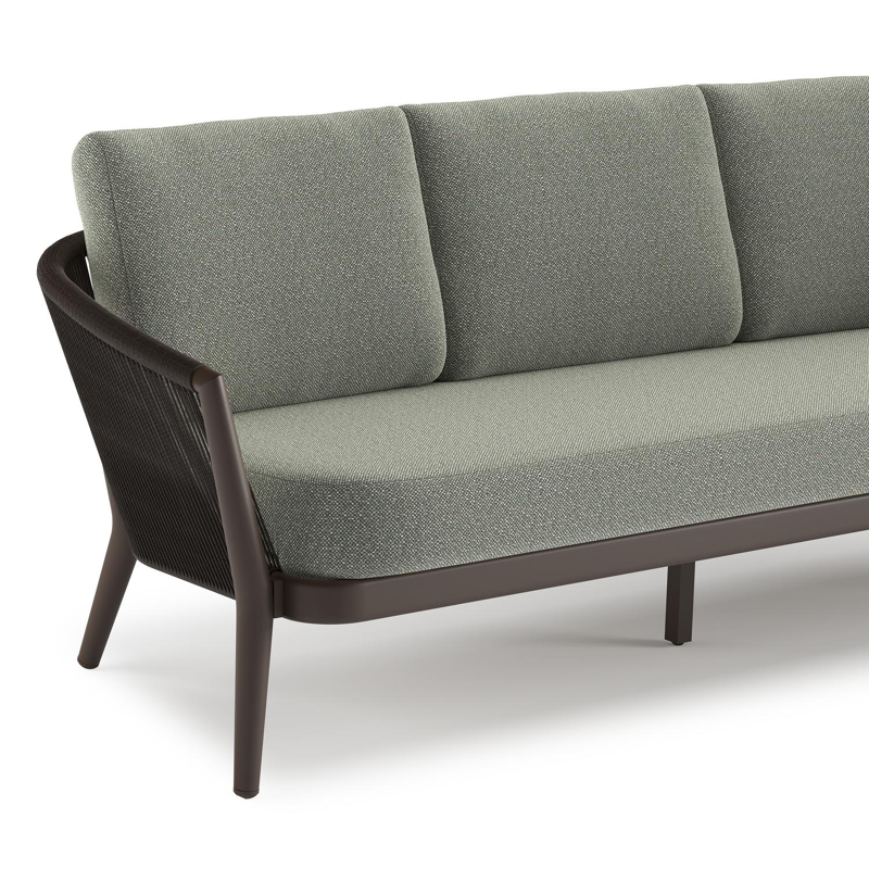 Orso loungebank in donkerbruin aluminium en donkerbruin verticaal geweven ronde rope met Savane Leaf all weather sunbrella® luxe kussen