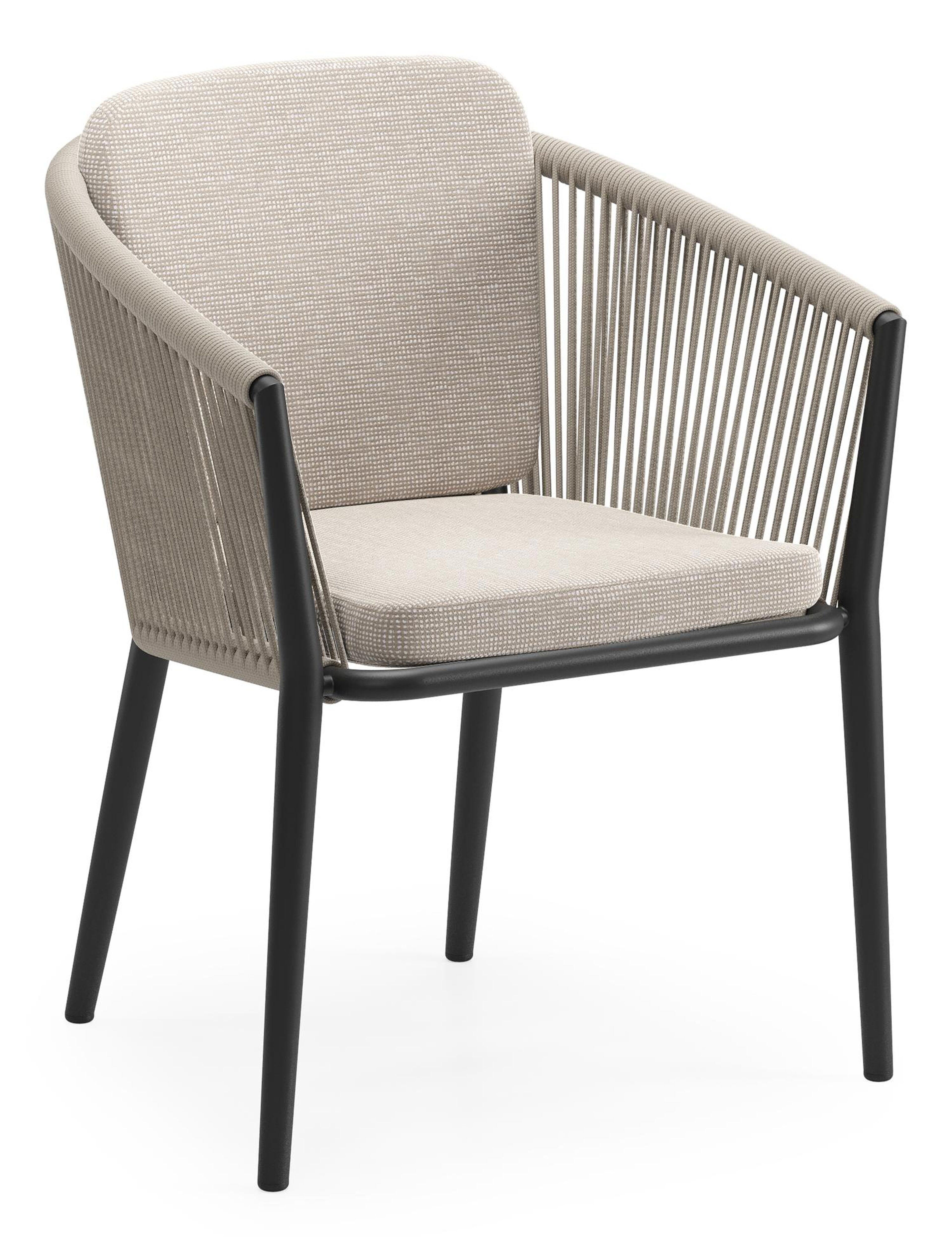 Orso tuinstoel in zwart aluminium en beige verticaal geweven ronde rope met zitkussen in All Weather Sunbrella® Luxe Slow Farafra
