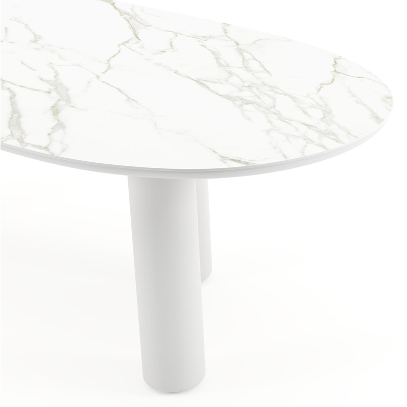 Table de jardin Amico organique en aluminium blanc et céramique pleine Calacatta - Lg. 240 x Lrg. 110 x Haut. 74 cm