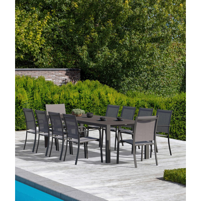 Trente tuinset in zwart aluminium en zwart volkeramiek tafelblad met 10 stapelbare Calobra tuinstoelen