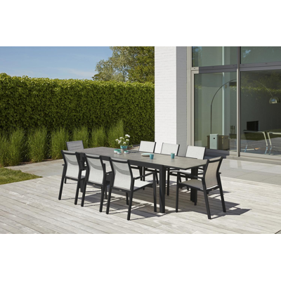 Oviedo tuinset met verlengbare tafel in zwart aluminium en grijs keramische print tafelblad met 8 stapelbare Bahia tuinstoelen